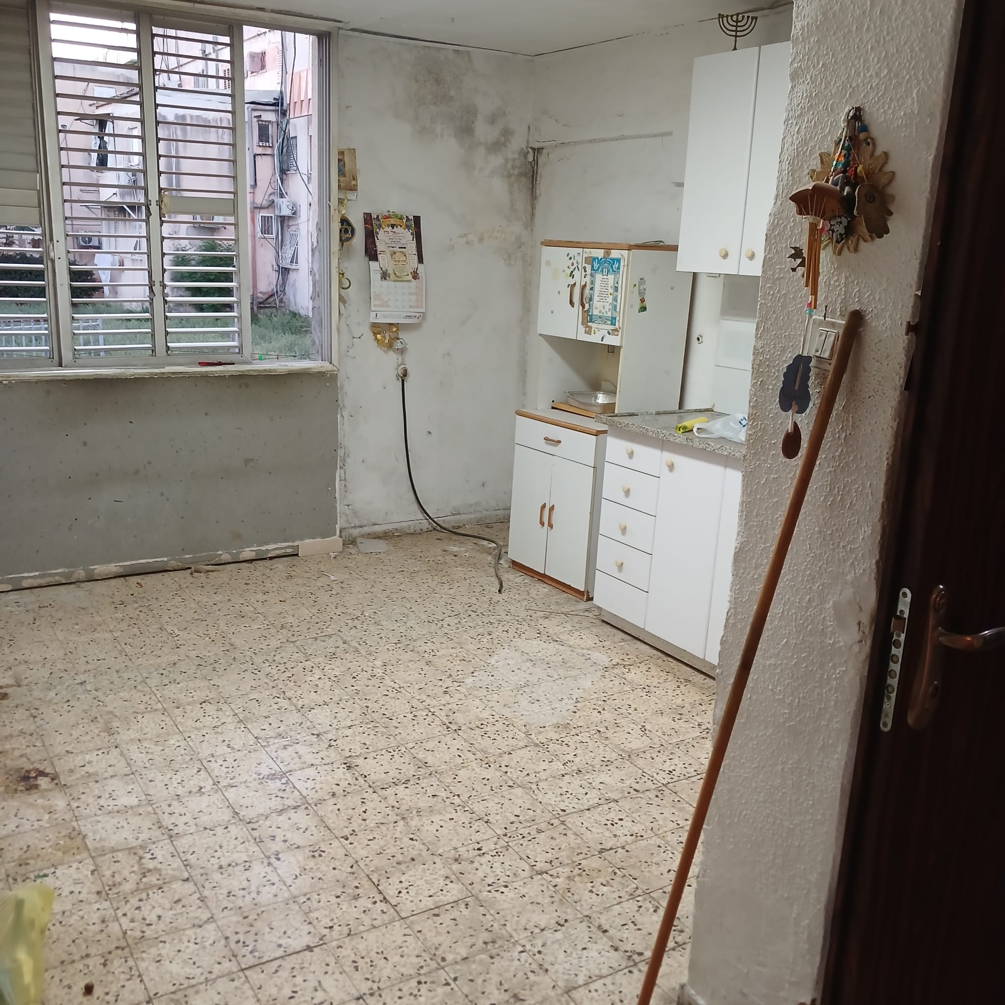 יורשת פינוי תכולה ננקטת לדירה הירושה